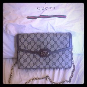 Gucci clutch with optional chain strap